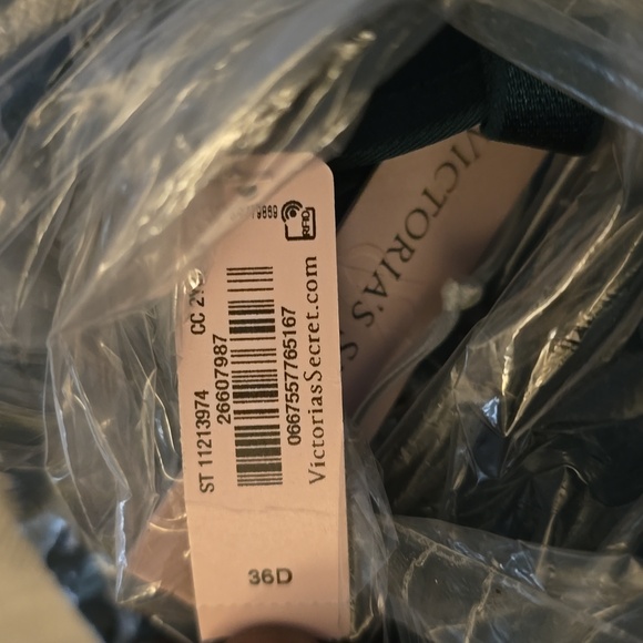 Green Victoria secret bra - Picture 3 of 3